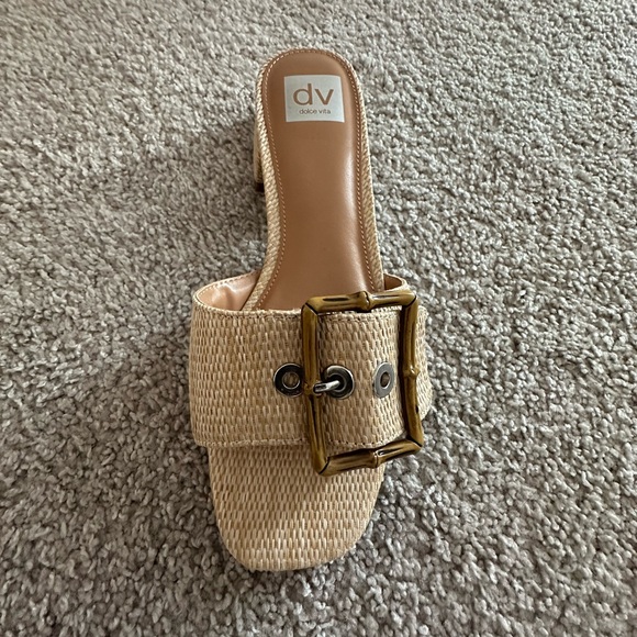 DV Dolce Vita Niece Raffia Block-Heel Buckle Slide Sandals - 9 - Picture 4 of 7